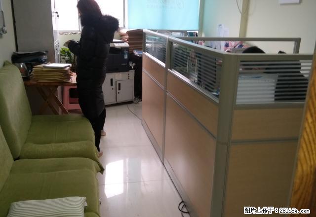 帝王广场 办公楼 带办公桌椅 电器 现场拍的图片半年起租 - 房屋出租 - 房屋租售 - 永州分类信息 - 永州28生活网 yongzhou.28life.com