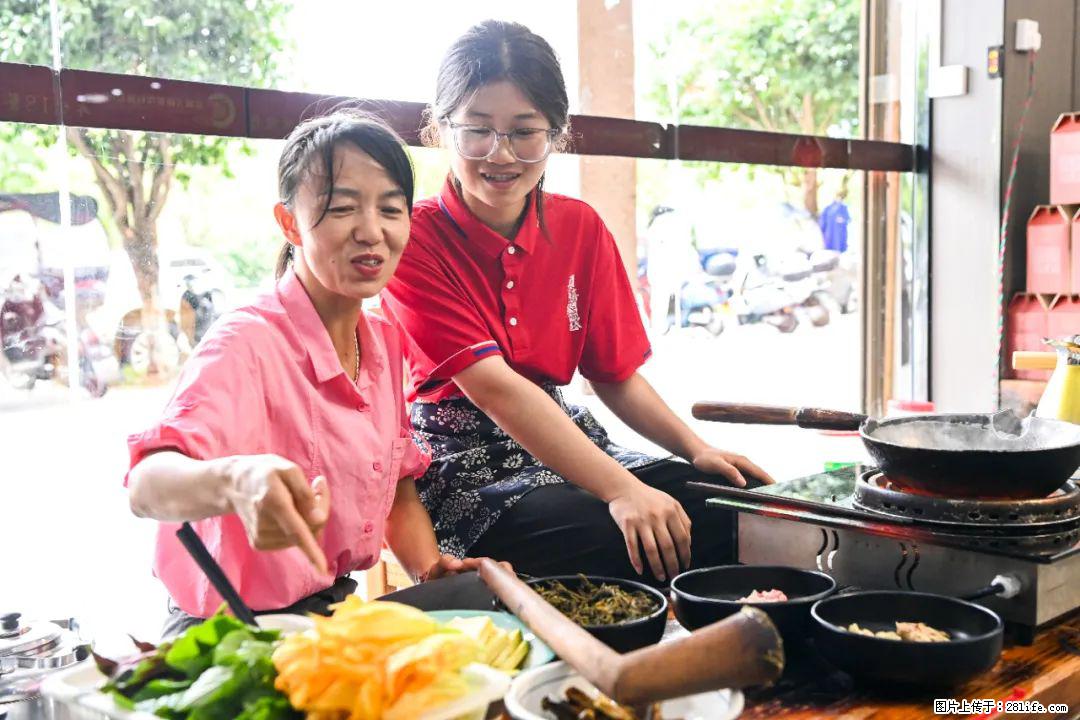 全网追的“扁担女孩”，找了一份暑假工，时薪12元 - 永州生活资讯 - 永州28生活网 yongzhou.28life.com